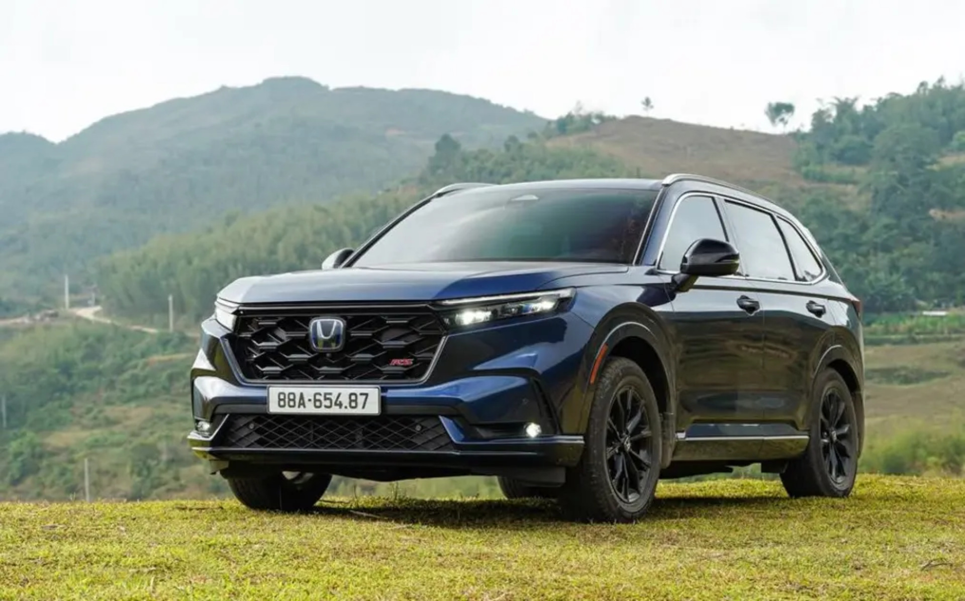 Khác biệt giữa xe Honda CR-V xăng và hybrid?