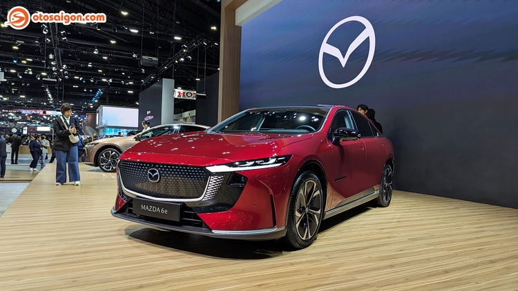 [Motor Expo 2025] Mazda 6e: Fastback chạy điện đẹp mắt, logo Mazda nhưng gốc gác là Deepal L07, giá dự kiến khoảng trên 800 triệu đồng