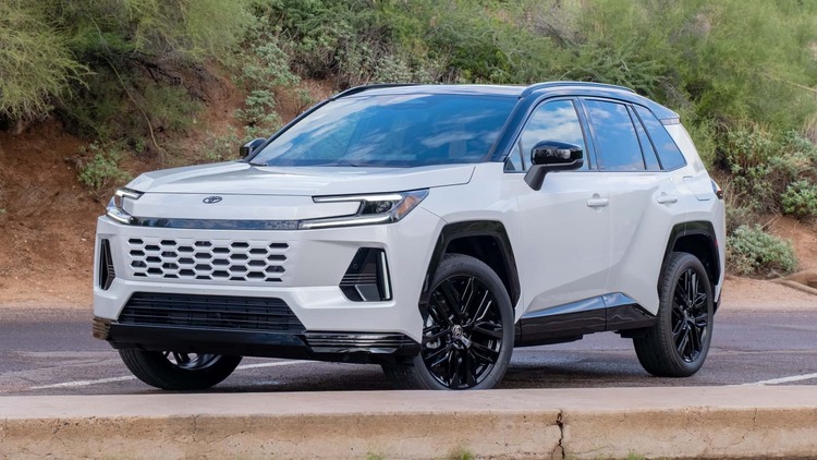 Xe Nhật thống trị bảng xếp hạng độ tin cậy 2025: Toyota, Lexus vững ngôi vương, Mazda lại rớt hạng mạnh vì công nghệ mới