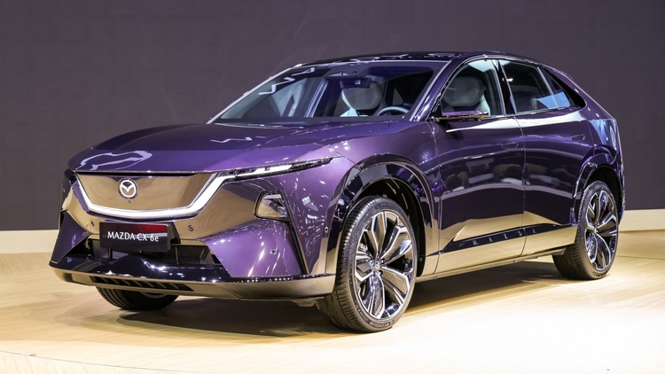 Mazda CX-6e cập bến Đông Nam Á: Đối thủ đáng gờm của Tesla Model Y và Xpeng G6