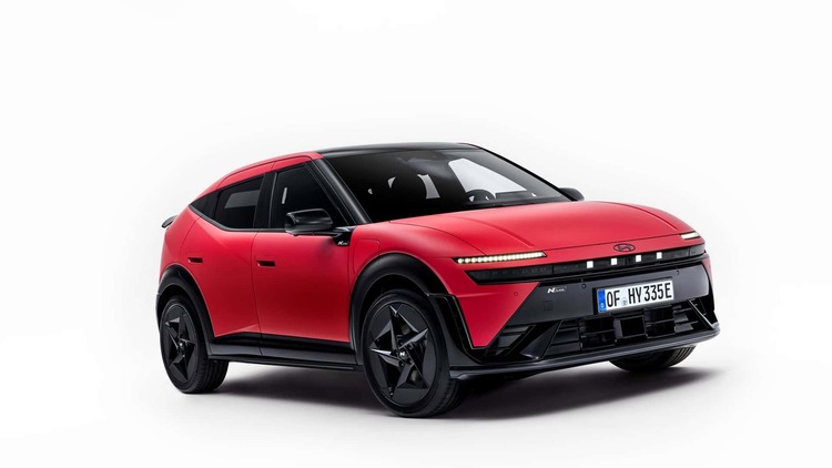 Hyundai Ioniq 3 trình làng: Hatchback điện cỡ nhỏ cho đô thị và sự trở lại của nút bấm vật lý