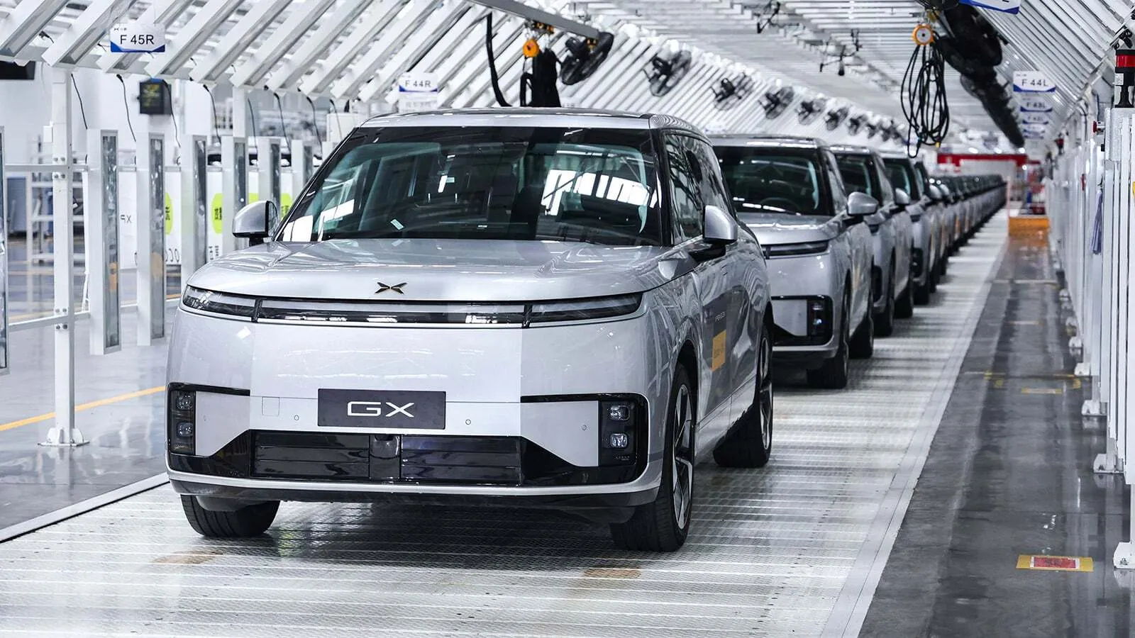 Đi trước Tesla một bước, Xpeng chính thức sản xuất Taxi tự lái chạy bằng camera thuần túy