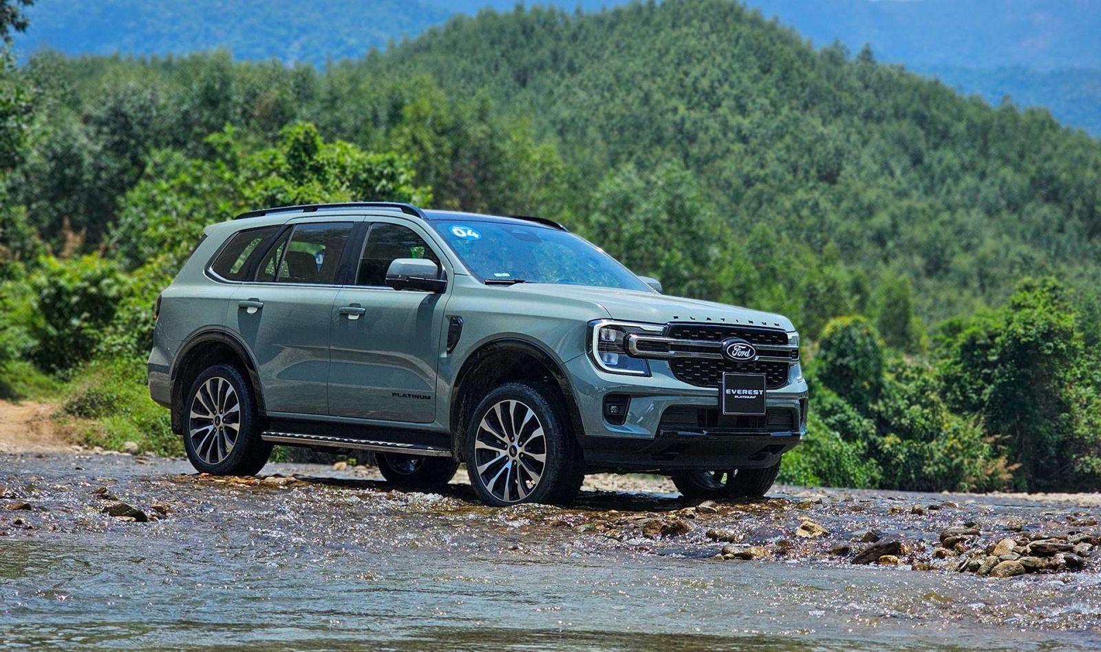 Trang Bị Nội Ngoại Thất everest platinum+ 2026